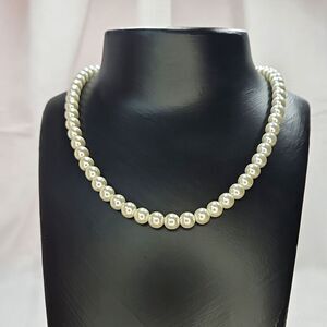 Lustrous 18" Faux Pearl Necklace